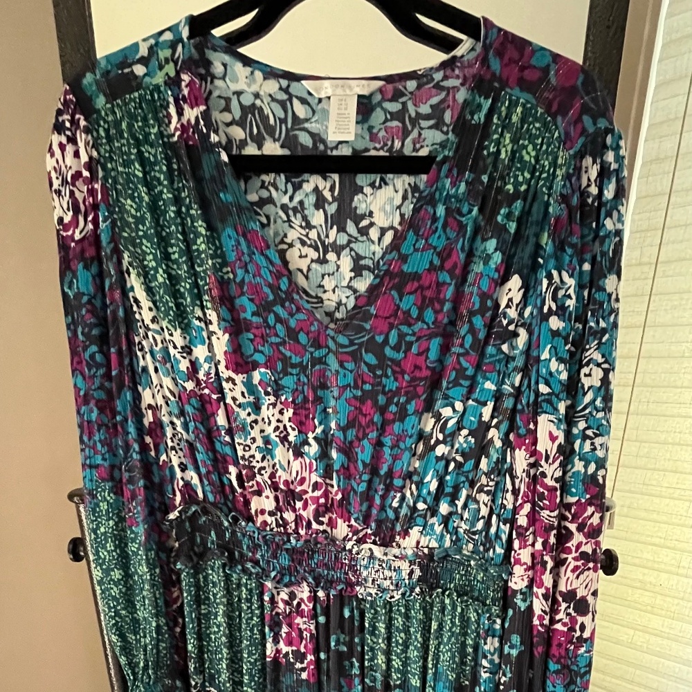 London Times Midi Dress in Beautiful Multi-Colored Floral Print - Size 8